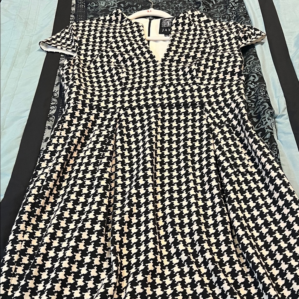 JAX Black and White Houndstooth Midi Dress - Picture 8 of 8